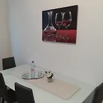 Sam - Gasthaus.md Privatunterkunft