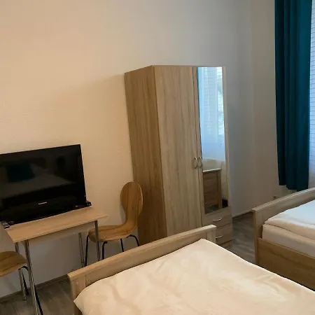 Sam - Gasthaus.md Homestay Magdeburg