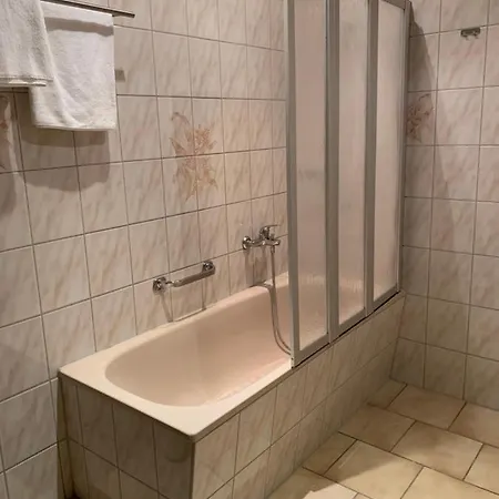 Sam - Gasthaus.md Homestay Magdeburg